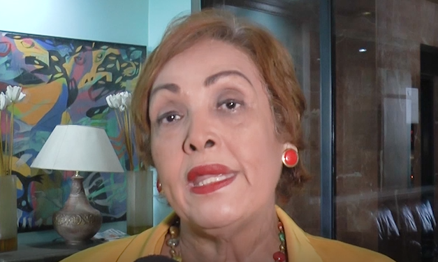 Denuncian medicamentos de altos costos estarían siendo adquiridos por personas adineradas y hasta se los llevan a sus casas