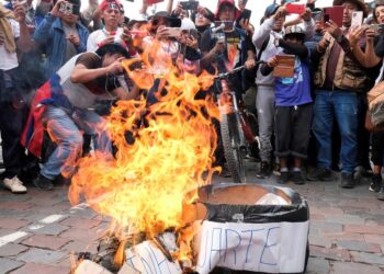 Bajo estado de emergencia, con más marchas y tensión, Perú se prepara para una jornada clave