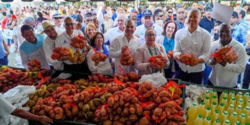 Más de 13 mil personas se beneficiaron de Gran Feria Navidad del Cambio con el Inespre en Santiago