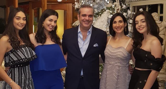 Abinader llama a disfrutar las navidades con prudencia y sin excesos