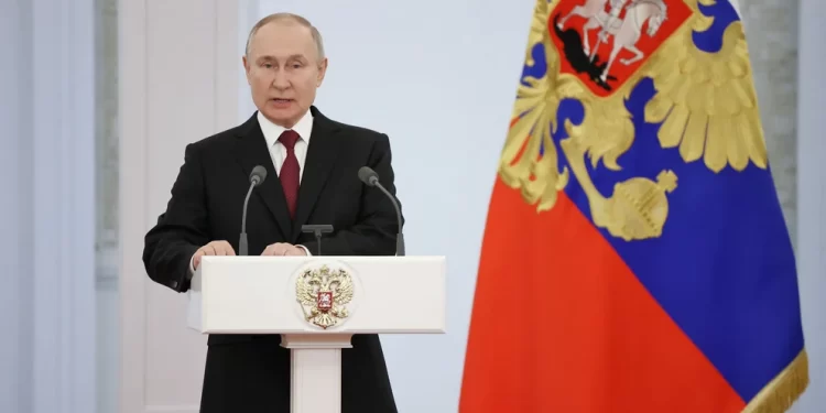 Vladimir Putin dijo que Rusia continuará bombardeando las infraestructuras civiles ucranianas, un crimen de guerra