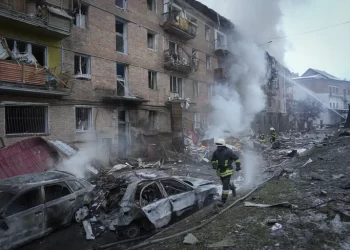 Horas después del restablecimiento de la energía, Rusia atacó nuevamente la capital de Ucrania