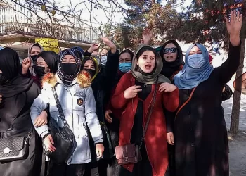 El régimen talibán reprimió una protesta contra la prohibición a la educación para las mujeres en Afganistán