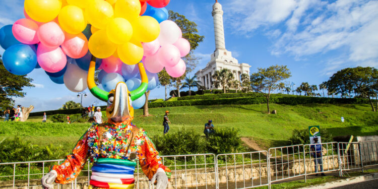 Turismo anuncia acciones para el relanzamiento de Santiago como destino turístico