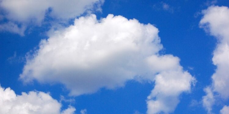 Pronostican cielo con nubes dispersas y temperaturas agradables