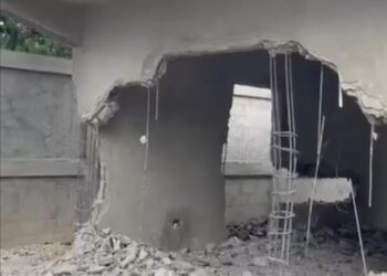 Destruyen edificación era utilizada para venta de sustancias controladas