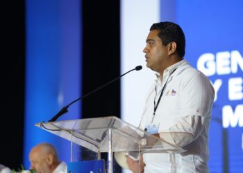 Ratifican a Kelvin Cruz en presidencia de Fedomu por 2 años más