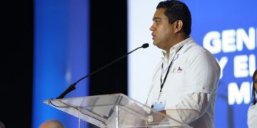 Ratifican a Kelvin Cruz en presidencia de Fedomu por 2 años más