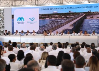 Con una inversión superior a los 1,750 millones de dólares, Presidente Abinader da inicio al proyecto energético en Manzanillo