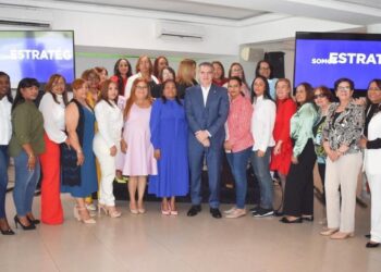 Neney Cabrera resalta trabajo de gobernadoras en beneficio de sus provincias