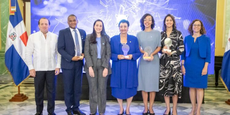 Inaipi recibe galardón de innovación en Políticas Públicas