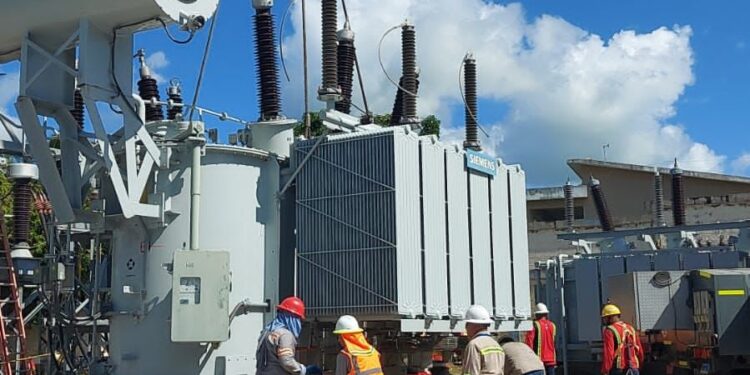 Edeeste: Residentes en Villa Mella recibirán mejor servicio eléctrico tras sustitución de transformador en subestación