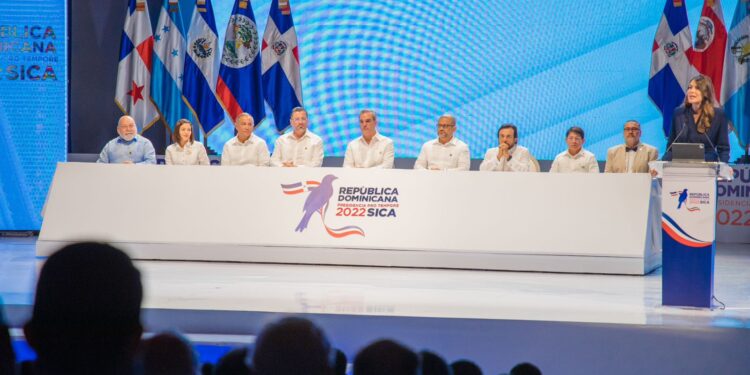 Presidente Abinader plantea en la LVI Reunión del SICA fortalecer entes regionales para trabajar en los problemas comunes