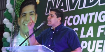 Dirigente de la Fuerza del Pueblo realiza encuentro navideño en Santo Domingo Este