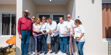 Ministro Paliza inaugura Palacio Distrital en Sabaneta de Yásica