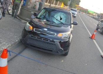Policía tras indigente lanzó piedra ocasionó muerte a conductor en la avenida 27 de Febrero