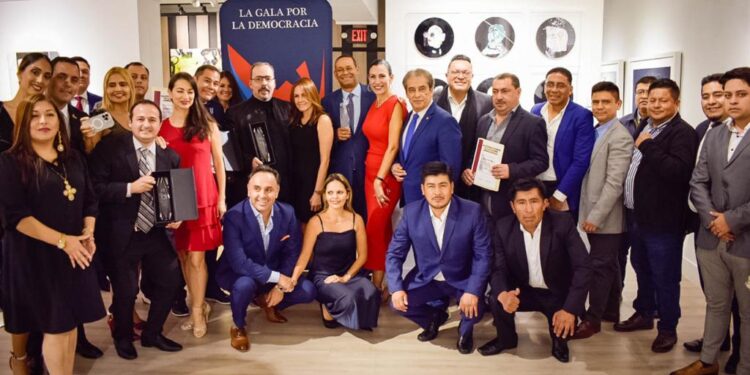 Fundación AIB fue reconocida por la XX Cumbre Latinoamericana de Democracia y Desarrollo en Miami