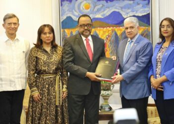 Poder Ejecutivo deposita en el Senado nuevas iniciativas legislativas