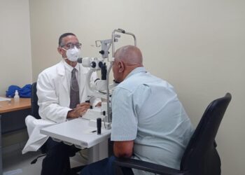 Oftalmóloga Moscoso Puello recomienda chequeos médicos para cuidar la vista