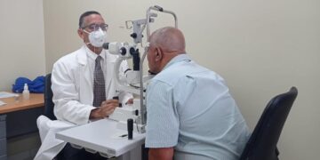 Oftalmóloga Moscoso Puello recomienda chequeos médicos para cuidar la vista