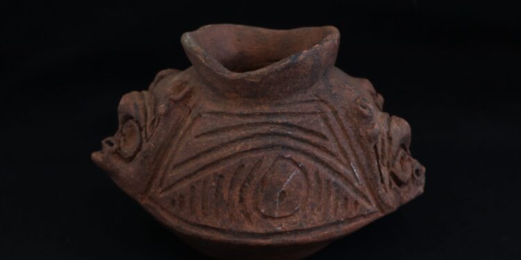 Cultura recibe de la Embajada de los Estados Unidos 21 piezas taínas incautadas por el FBI