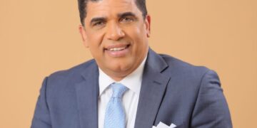 Dío Astacio precandidato a la alcaldía de SDE, cita ventajas de usar transporte público