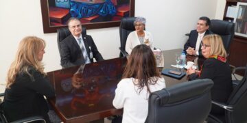TSE recibe delegación de la OEA