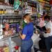 Pro Consumidor y CECCOM inician operativo preventivo para impedir venta de alcohol falsificado
