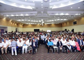 Miles de dirigentes perremeístas retornan al PRD