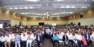 Miles de dirigentes perremeístas retornan al PRD