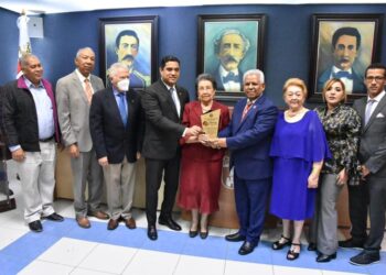 Reconocen centro educativo Nuestra Señora de las Mercedes, de La Vega