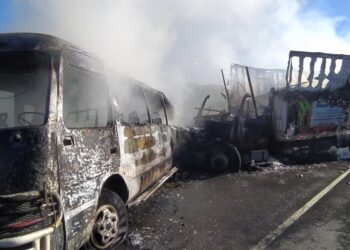 Mueren calcinados dos haitianos en accidente en Azua