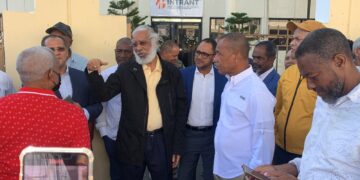 Juan Hubieres entrega  propuesta de inclusión social y económica al Intrant 