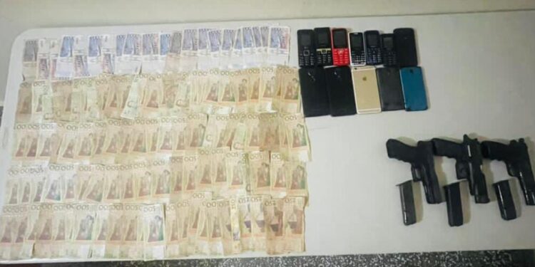 CESFronT detiene nacionales haitianos con armas de fuego irregulares y teléfonos celulares