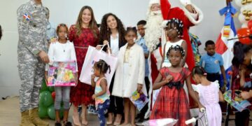 Hijos de militares viven alegría de la Navidad y Reyes Magos en el Ministerio de Defensa