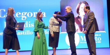 Ministerio Mujer inicia convocatoria a Medalla al Mérito