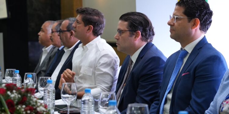 Director de aduanas encabezó almuerzo-conferencia “Perspectiva de una Aduana Moderna”