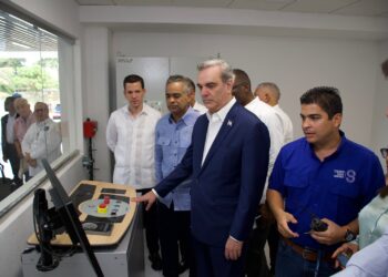 Presidente de la República encendió el sistema; es la última fase previo a su apertura comercial