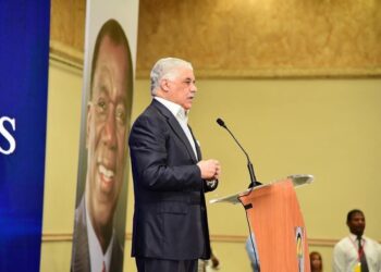 Miguel Vargas invita a celebrar festividades navideñas con prudencia y en familia