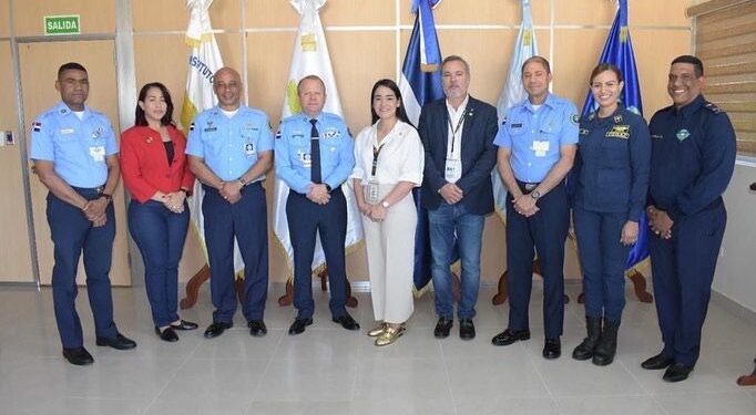 Sky High Dominicana realiza donación de juguetes al CESAC