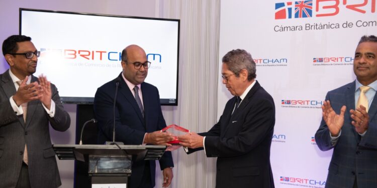 Cámara Británica celebra 35 aniversario y reconoce fundador