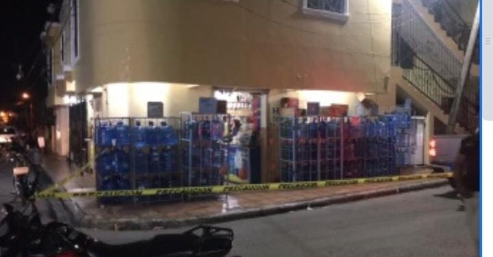 Comerciante hiere de bala a uno de tres asaltantes