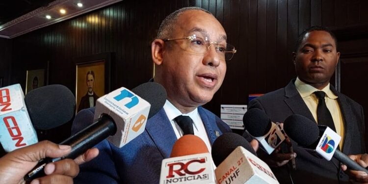 Diputado llama a jueces y fiscales a asumir su rol en la aplicación de la justicia contra delincuentes