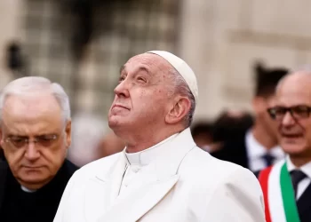 El papa Francisco reveló que firmó una carta de renuncia por si le falla la salud