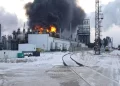 Al menos dos personas murieron tras una fuerte explosión en una refinería rusa
