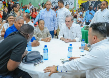 Abinader llama al pueblo a seguir trabajando para continuar el progreso en 2023