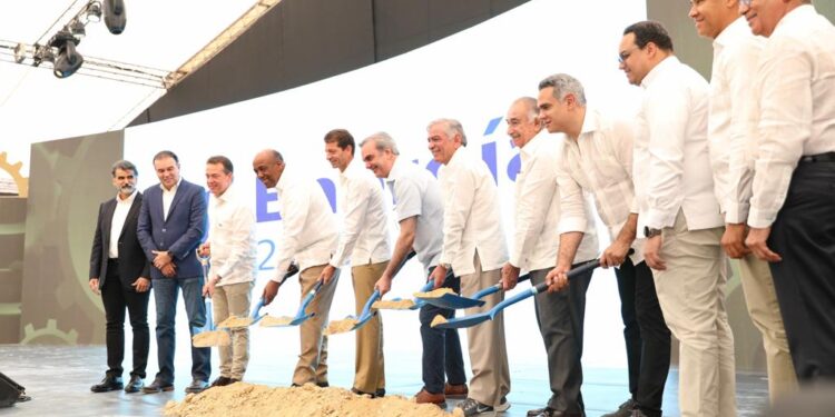 Presidente Abinader da primer palazo para la construcción de Central de Generación Termoeléctrica de 414 MW