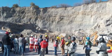 Colapso de mina en México deja saldo de un muerto y otro más atrapado