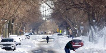 Las carreteras de Buffalo reabren mientras continúa la búsqueda de víctimas de la tormenta