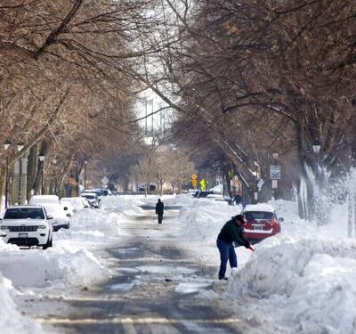 Las carreteras de Buffalo reabren mientras continúa la búsqueda de víctimas de la tormenta